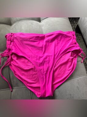 Time and Tru bikini bottoms